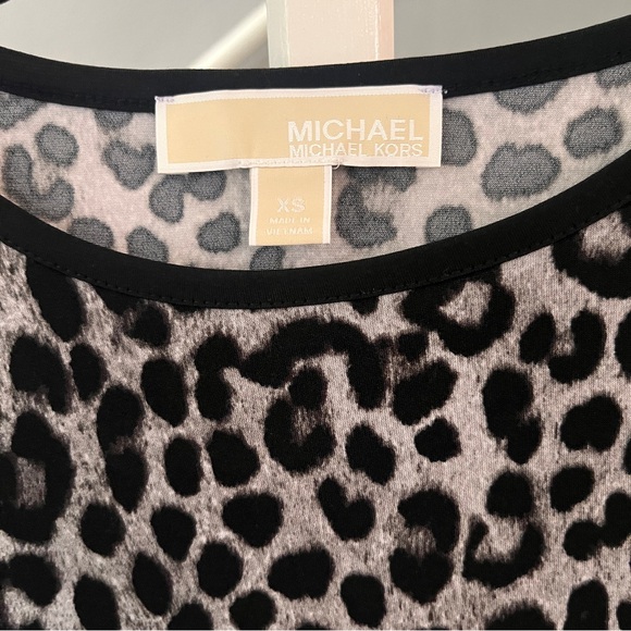 Michael Kors Leopard Print LongSleeved bell sleeve size:XS - Picture 3 of 6